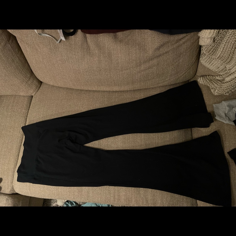Brandy Melville flared leggings